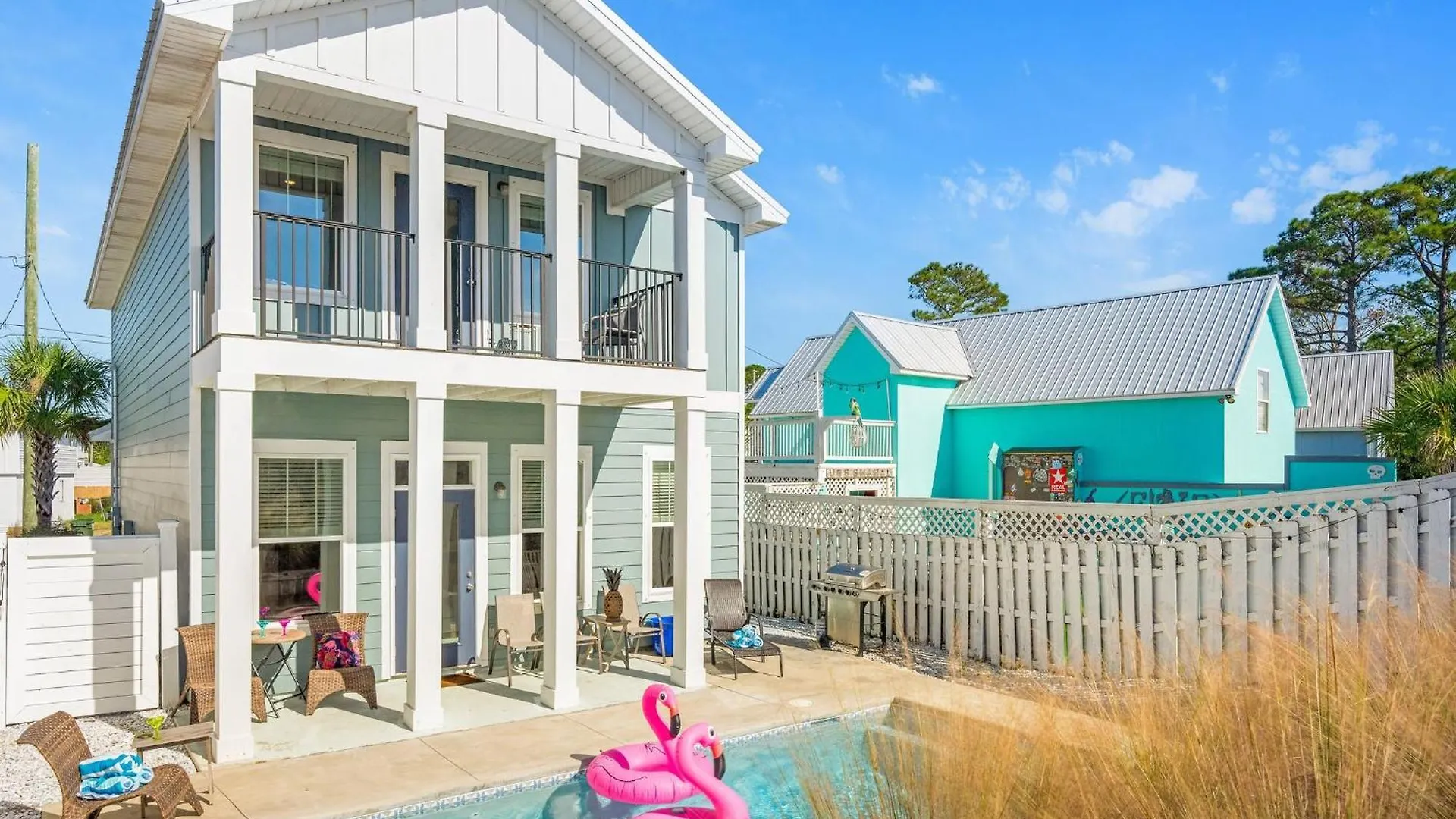 2 Top-Rated Hotels Close to Goofy Golf, Panama City Beach